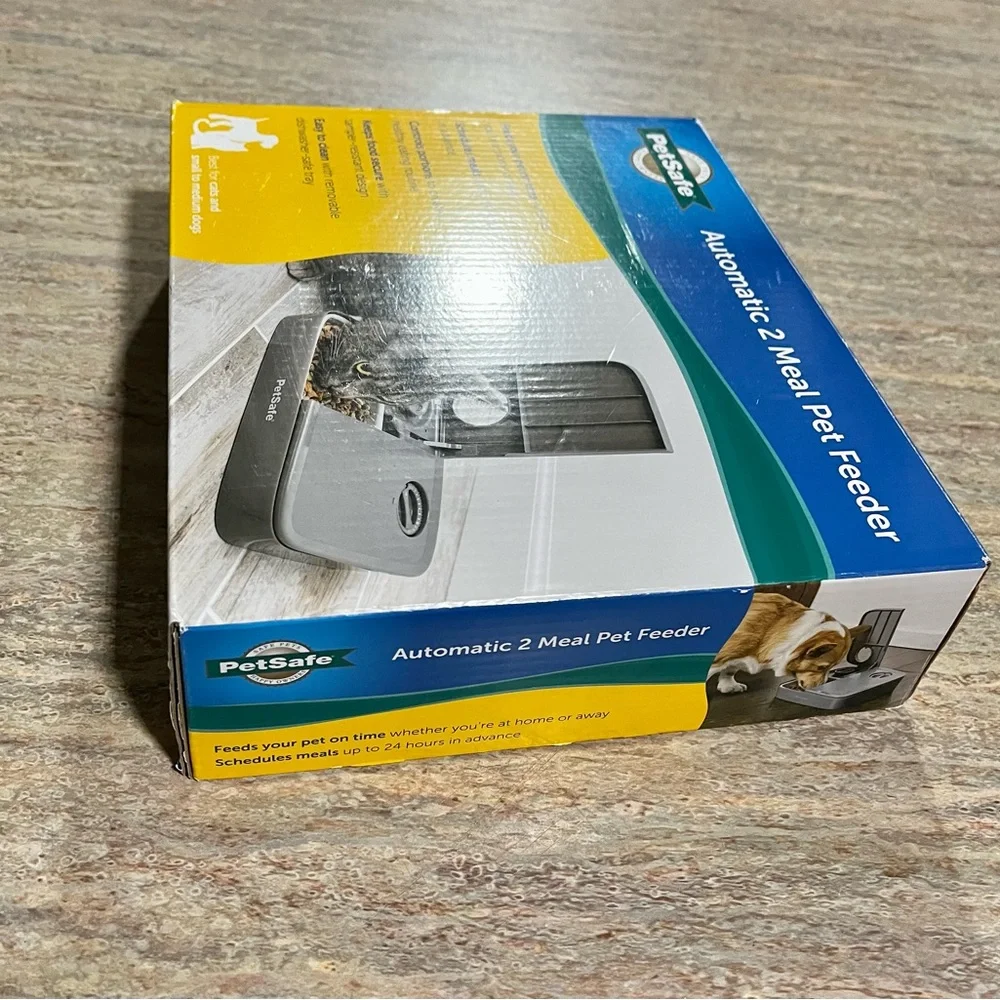 NIB Petsafe Automatic 2 meal pet feeder